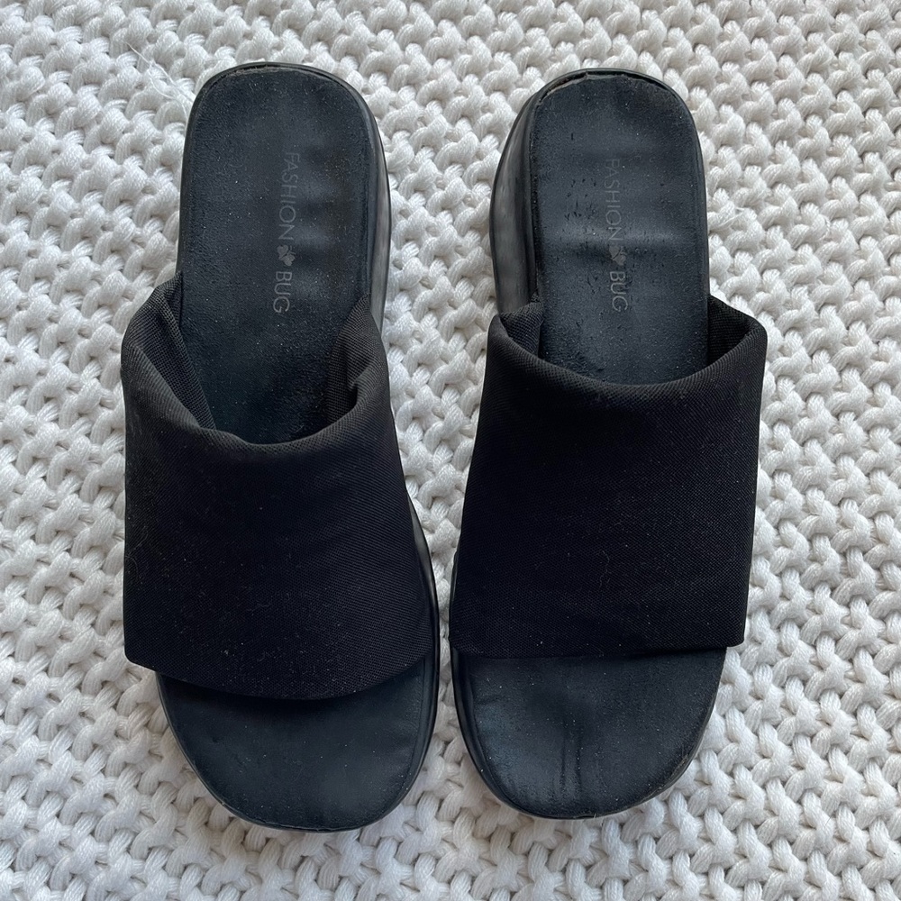 Chunky y2k black platform sandals